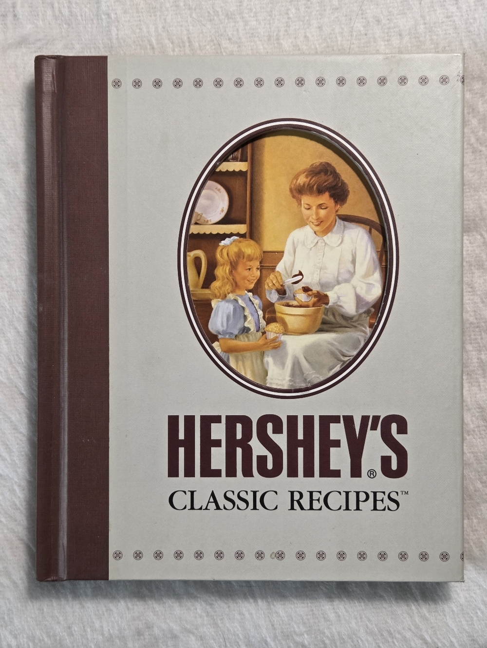 ☀️Hershey's Classic Recipes Cookbook Cookies Brownies Cakes and More